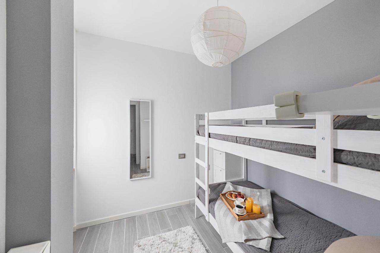 Appartamento Mazzini P1-25 By Wonderful Italy Sirmione Bagian luar foto