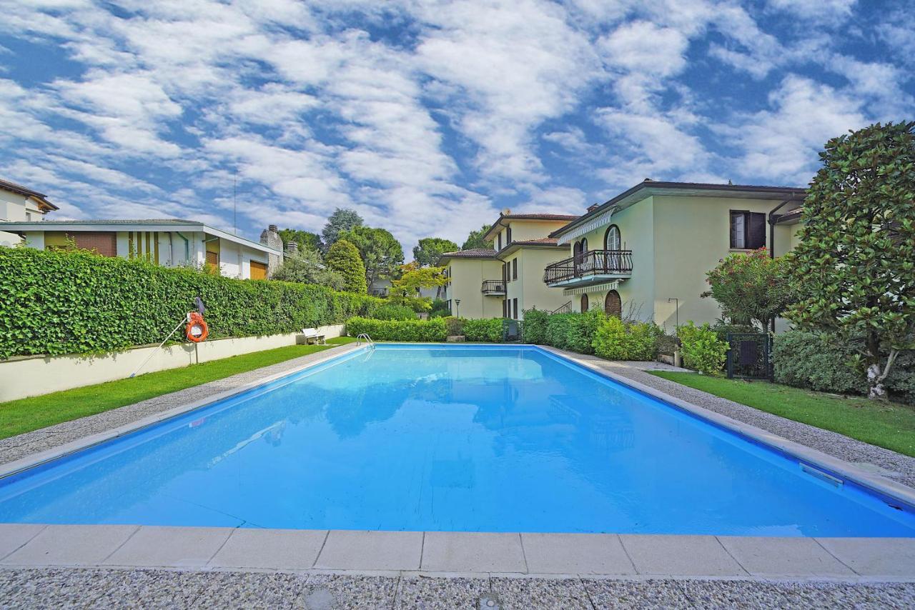 Appartamento Mazzini P1-25 By Wonderful Italy Sirmione Bagian luar foto